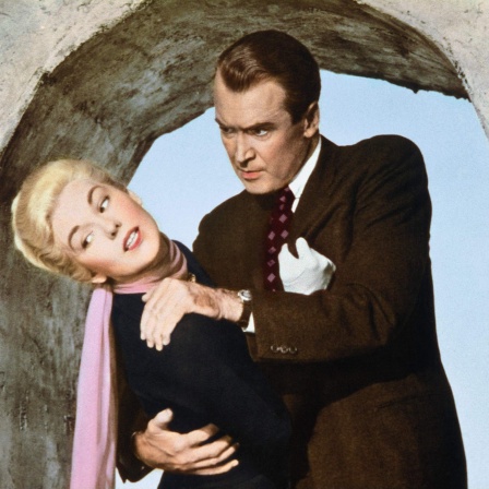 Filmszene aus &#034;Vertigo - Aus dem Reich der Toten&#034; (USA 1958, Regie: Alfred Hitchcock, Schauspieler: Kim Novak und James Stewart - Kampf auf dem Turm)