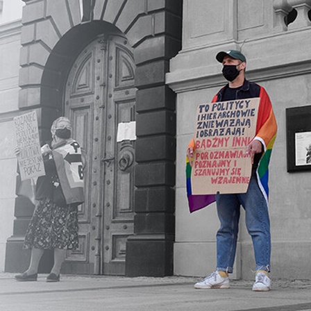 Przemek protestiert in Warschau für die Rechte von Homosexuellen