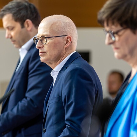 SPD - Pressekonferenz Peter Tschentscher, Spitzenkandidat der Buergerschaftswahl in Hamburg, bei einer Pressekonferenz der SPD im Willy-Brandt-Haus in Berlin am 03.03.2025.