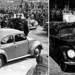 Adolf Hitler und der Volkswagen Type 1 im Jahr 1938