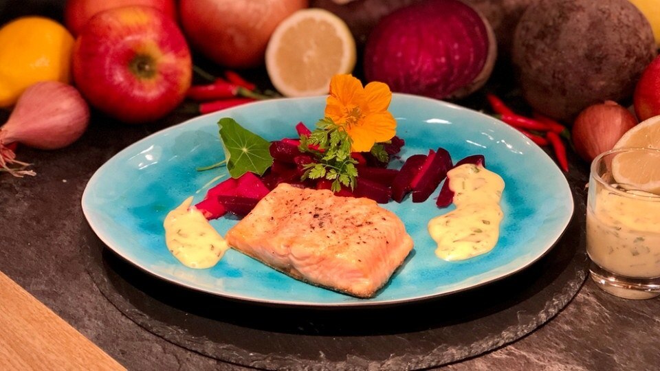 Wir in Bayern Saibling mit Sauce béarnaise und Rote Bete ARD Mediathek
