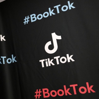 Wir bootoken jetzt auch: der neue Tiktok-Kanal BR_Literally