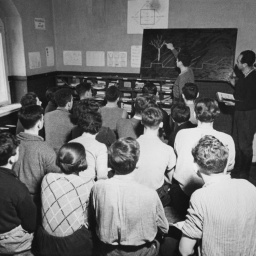 ARCHIV: Hachschara Landwerk in Ahrensdorf: : Unterricht in einem Klassenraum, 1937 (Bild: picture alliance / Bildarchiv Pisarek / akg-images)