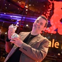 Christian Petzold mit seinem Silbernen Bären für den Großen Preis der Jury für "Roter Himmel" bei der Preisverleihung der Berlinale 2023