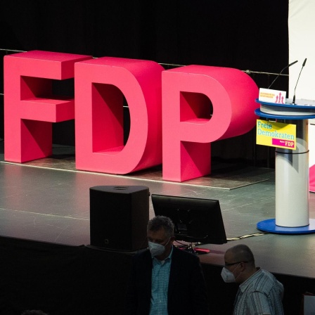 FDP Parteitag beginnt: Eine Partei im Spagat zwischen Markenkern, Umfragewerten und Ampelkoaliton
