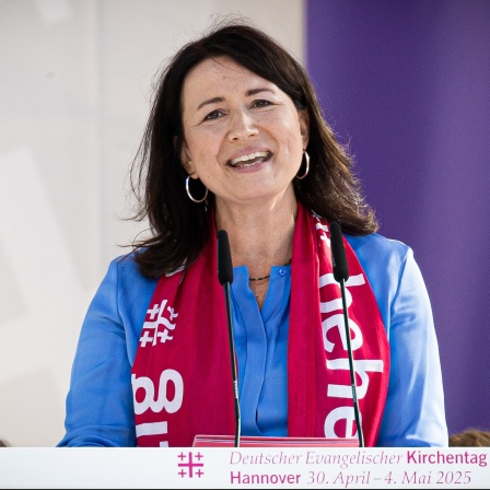 Anja Siegesmund, Präsidentin des Evangelischen Kirchentags 2025, spricht beim Eröffnungsgottesdienst des Deutschen Evangelischen Kirchentages, der vom 30.04. bis 04.05.2025 in Hannover stattfindet.