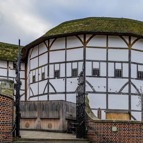 Blick auf das Globe Theatre in London (Foto: imago images / Pond5 Images)