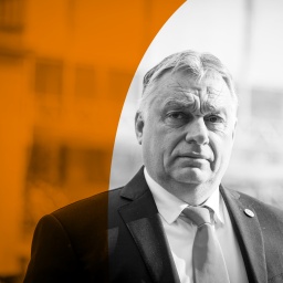 Das Beitragsbild des ARD Radiofeature "Demontage der Demokratie – Doku über Viktor Orbáns Propaganda" zeigt ein Porträt von Viktor Orbán. 