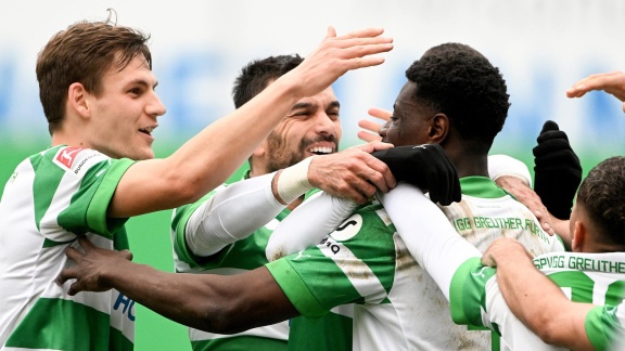 Sportschau Bundesliga - Ache Schießt Fürth Zum Sieg Gegen Fortuna Düsseldorf