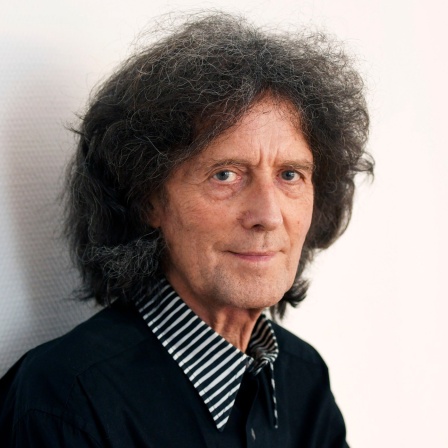 Gilbert O'Sullivan 2019 bei einem Fotoshooting in Hannover