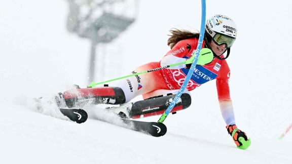 Sportschau Wintersport - Slalom Der Frauen In Sestiere - Der Erste Lauf Im Re-live