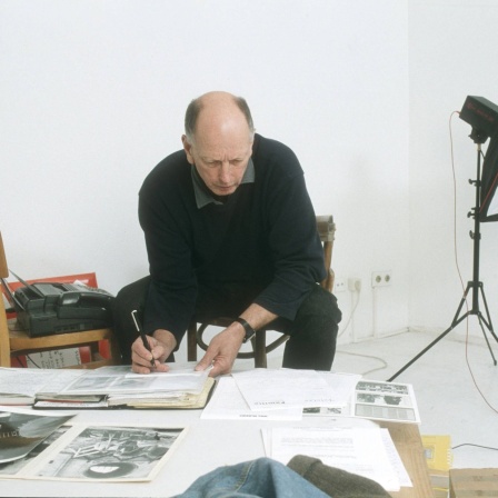 Archiv: Der Fotograf Will McBride bei der Arbeit (1996)