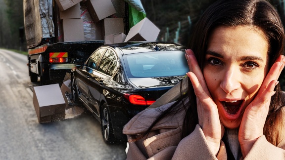 Verstehen Sie Spaß? - Abgeschleppt: Sally özcan Hinter Einem Lkw