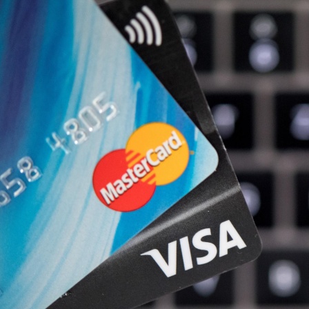 Teuer bezahlt: Wie Revolving Kreditkarten Verbraucher in die Schulden  treiben