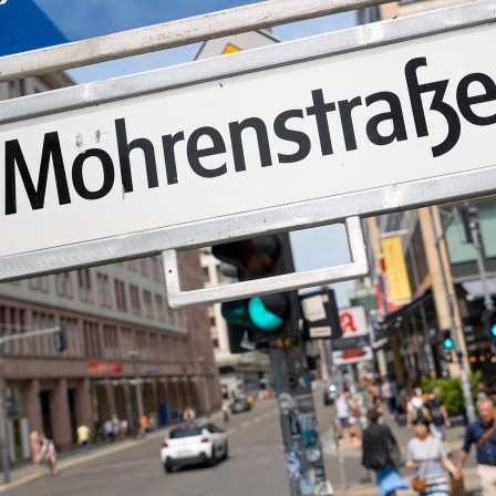 Mohrenstraße, Straßenschild im Bezirk Mitte