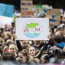 Weltweite Demonstration unter dem Motto Alle fuers Klima , initiiert der Klimaaktivisten von Fridays for Future am Brandenburger Tor in Berlin