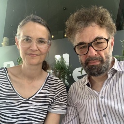 Nadine Kreuzahler und Jan Schomburg © rbb