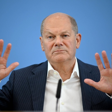 Bundeskanzler Olaf Scholz (SPD) äußert sich auf seiner Sommer-Pressekonferenz in der Bundespressekonferenz zu aktuellen Themen der Innen- und Außenpolitik.
