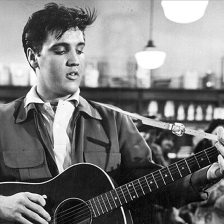 ELVIS PRESLEY (1935-1977), King of Rock 'n' Roll, ist Darsteller im Film King Creole (1958)