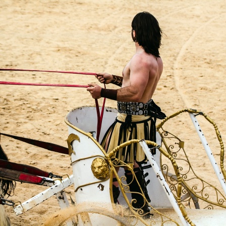 Ein Gladiator mit Streitwagen