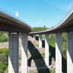 Beide Fahrbahnen der Autbahnbrücke Rinsdorf 