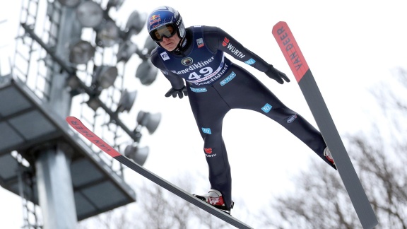 Sportschau Wintersport - Skiflug-weltcup Der Männer In Oberstdorf - Der Erste Durchgang Im Re-live