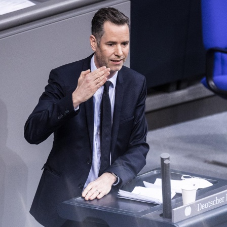 Christian Dürr, Fraktionsvorsitzender der FDP, aufgenommen im Rahmen einer Debatte zu Regierungserklaerung des Bundeskanzlers in Berlin, 15.12.2021.