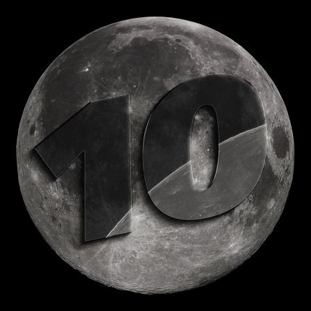 Ansicht des Mondes mit einer reliefartigen Struktur der Zahl 10.