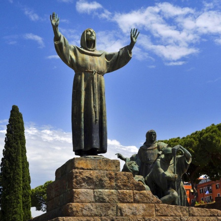 Statue des Franz von Assisi nahe der Laterankirche Piazza di Porta San Giovanni Italien Saint Fran