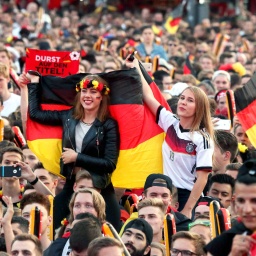 Fans der deutschen Mannschaft beim Public Viewing in Berlin.