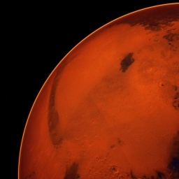 Der rote Planet Mars am Sternenhimmel.