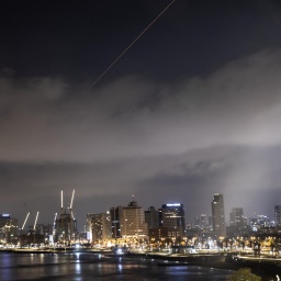 Explosionen im Himmel über Tel Aviv.