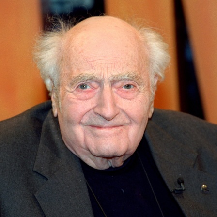 Der deutsche Schriftsteller Stefan Heym am 1.11.2001 (Archivbild)
