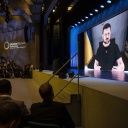 Wolodymyr Selenskyj, Präsident der Ukraine, hält eine Rede per Videokonferenz während der Ukraine Recovery Conference URC. (Bild: dpa/ KEYSTONE)
