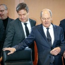 Kanzler Scholz und Wirtschaftsminister Habeck bei Sitzung des Bundeskabinetts