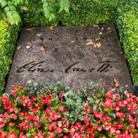 Das Grab des Schriftstellers Elias Canetti auf dem Friedhof Fluntern, am 23. Juli 2014 in Zuerich.