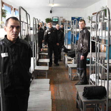 Gefangene in einem Schlafsaal in der Justizvollzugskolonie Nr. 2 mit maximaler Sicherheit im Dorf Shara-Gorokhon im Distrikt Karymsky / Russland
