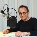 Walter Renneisen als Erzähler bei der MDR Hörspielproduktion 'Die Geschichte vom Ungeheuer' am 13.06.2012 in Halle      Walter Renneisen als Erzähler bei der MDR Hörspielproduktion 'Die Geschichte vom Ungeheuer' am 13.06.2012 in Halle