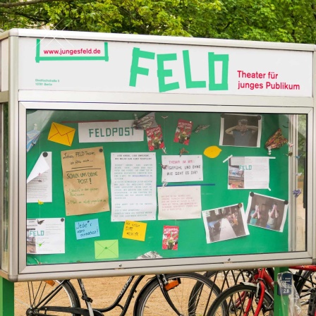 Schaukasten des Feld-Theaters in Schöneberg
