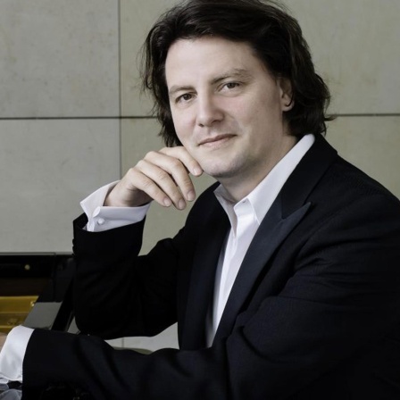 Helge Burggrabe, Portrait am Flügel