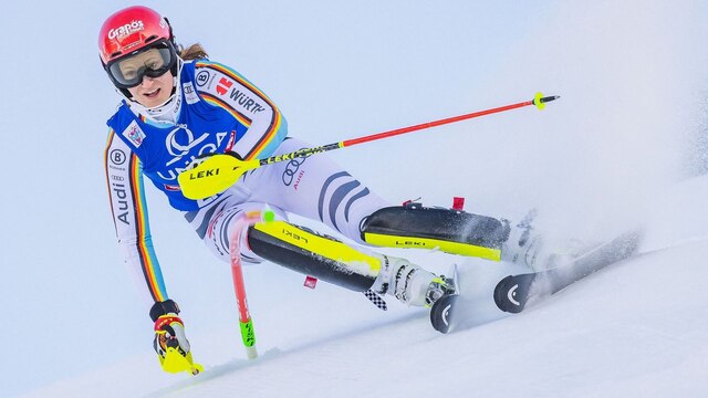 Lena Dürr beim Slalom in Lienz