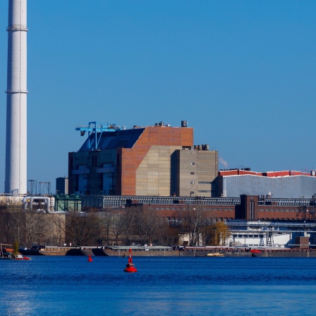 Berlin Treptow Heizkraftwerk an der Spree