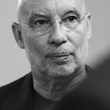 Dennis Russell Davies