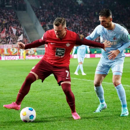 Kaiserslauterns Maron Ritter (l.) in der Partie gegen den 1. FC Köln in Aktion.