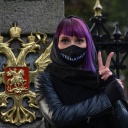 Russische Opposition – Aktivistin mit Maske "Free Navalny", Dublin 2021; © dpa/NurPhoto/Artur Widak