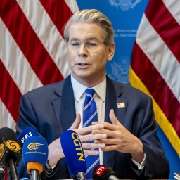 US-Finanzminister Bessent spricht bei einer Pressekonferenz nach den Verhandlunngen im Zollstreit