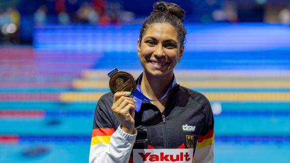 Tagesschau24 - Anna Elendt Gewinnt Sensations-gold über 100 Meter Brust