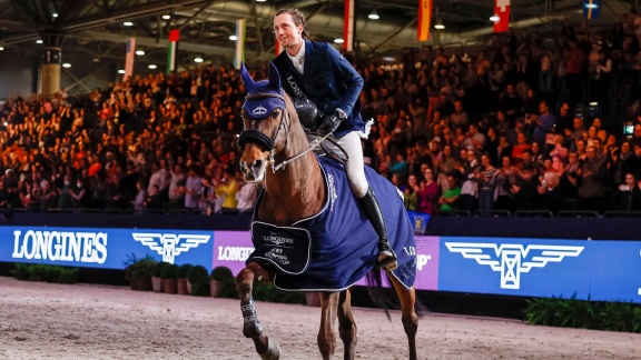 Sportschau - Martin Fuchs Gewinnt Packende Springreit-entscheidung In Leipzig