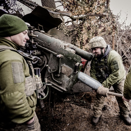 Der Mangel an Munition macht den Soldaten einer Artillerieeinheit in der Oblast Donezk am Dienstag 30. Januar 2024 zu schaffen. 