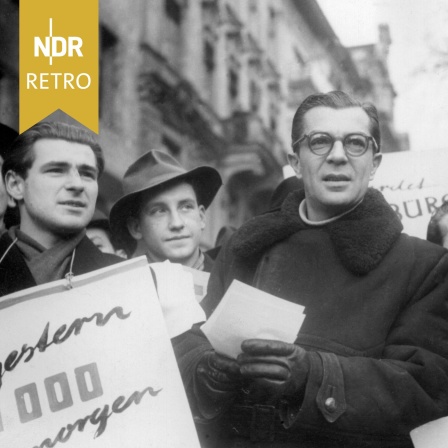 Victor de Kowa, auf einer Demonstration der Weltbürgerbewegung in Berlin, 1948 (Bildausschnitt).